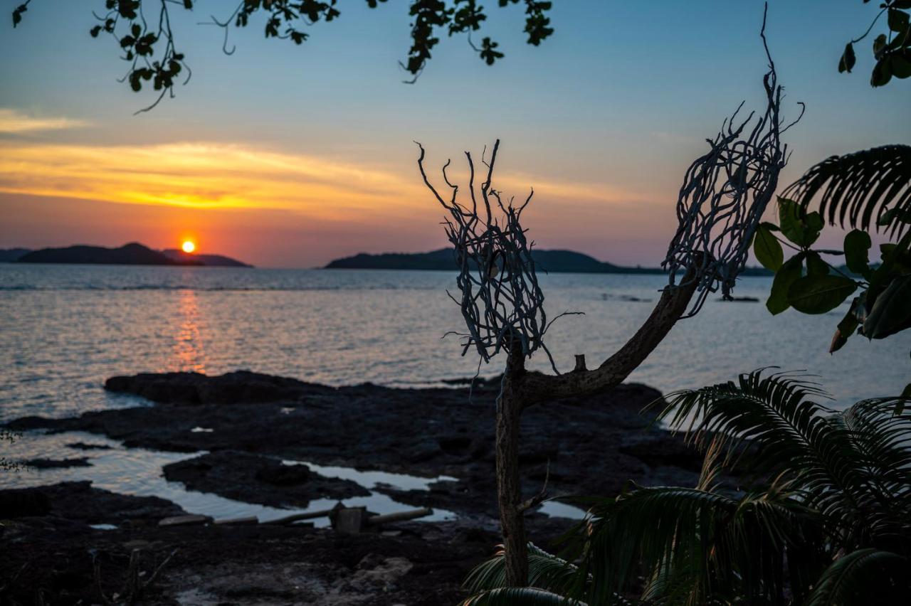 Banana Sunset - Bar & Bungalows Koh Mak Esterno foto